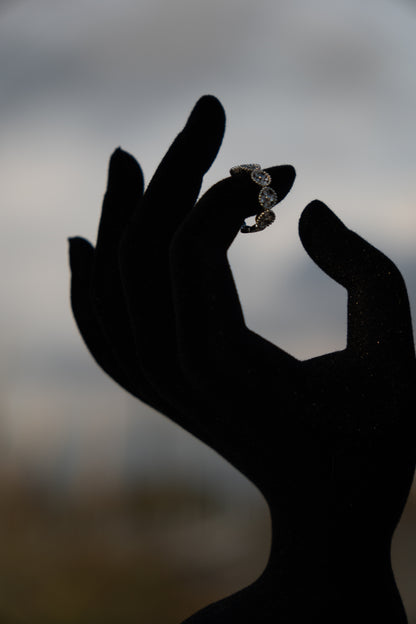 Zircon mini clover ring