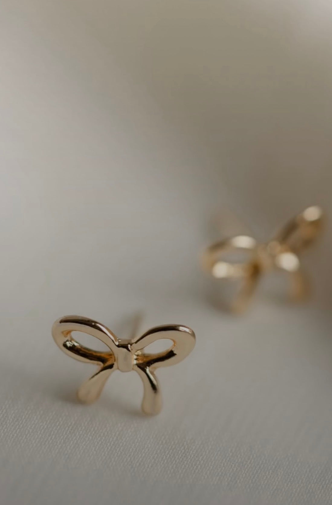 Bow earrings