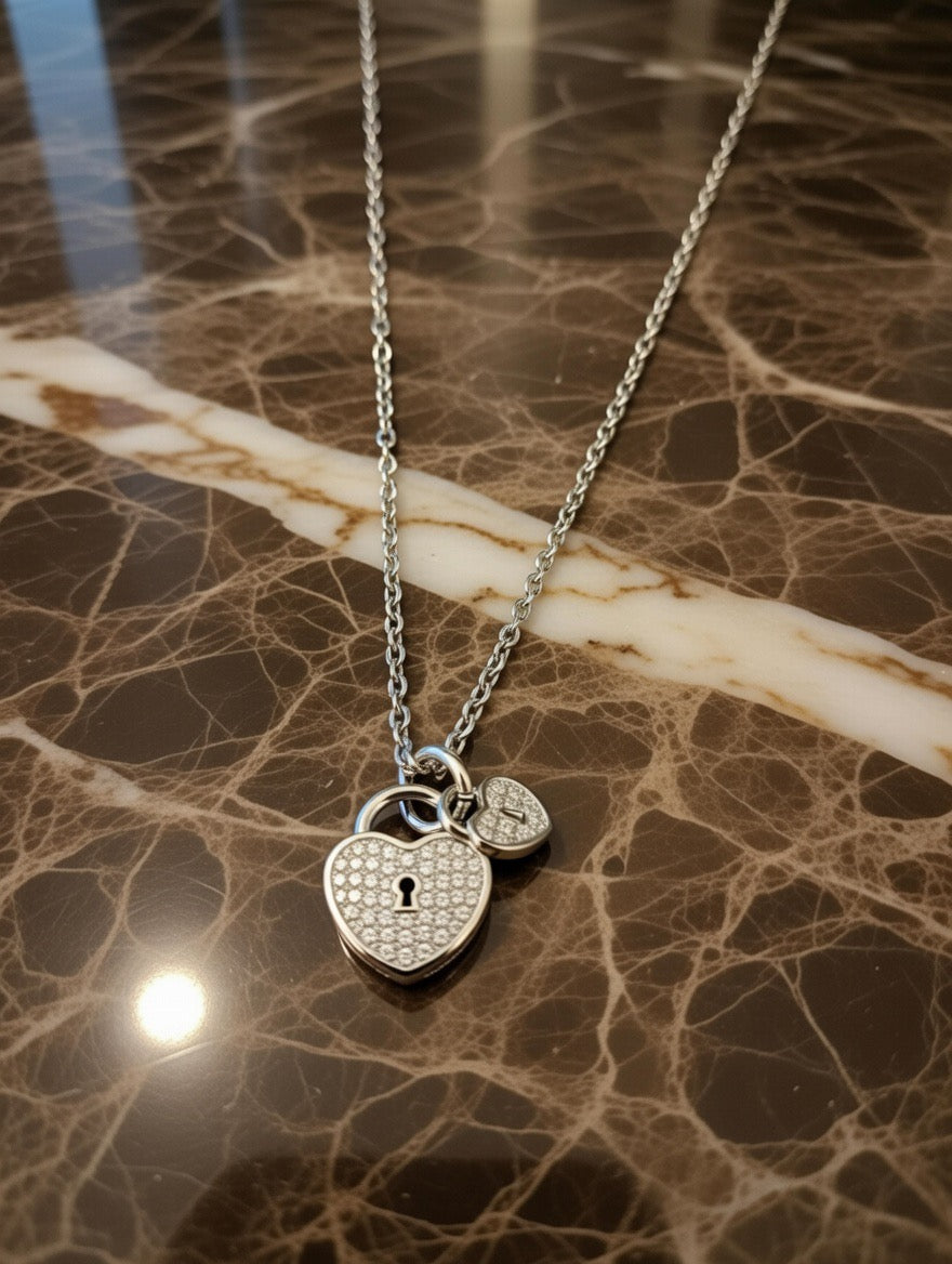 Secret Heart - Collar